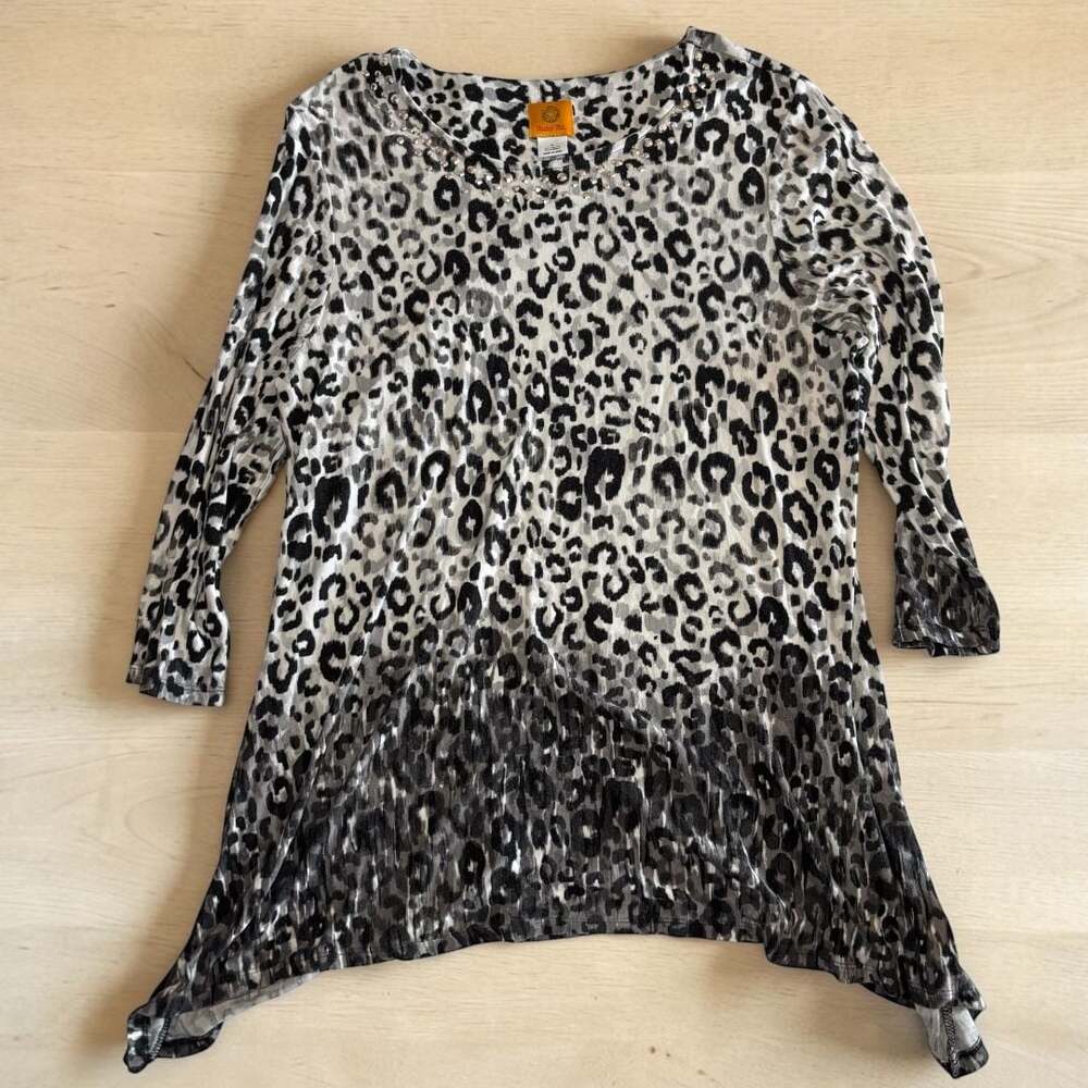Ruby Rd. Leopard Print Embellished Neckline Sharkbite Hem Tunic Top Sz Lg